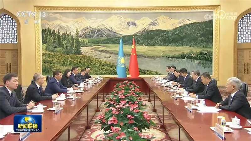 丁薛祥会见哈萨克斯坦第一副总理